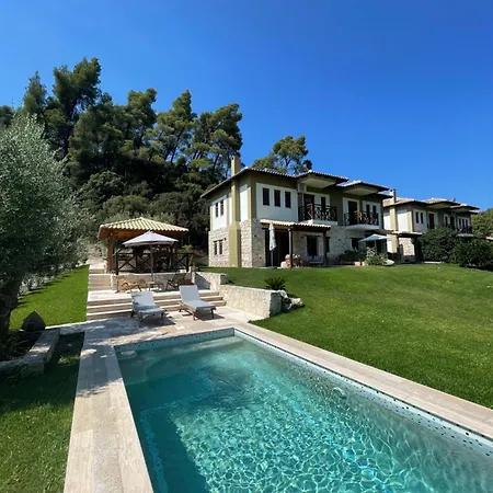 Paralia Homes Cheerful 2 Bedroom With Pool, Unit #1 Kriopigi Exterior photo