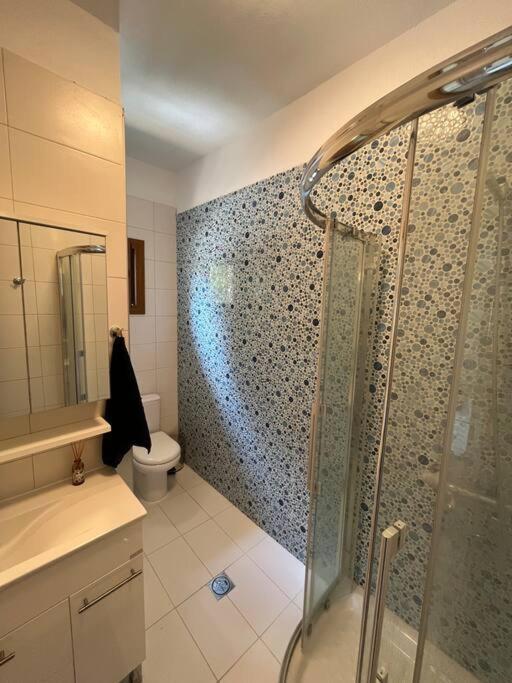 Paralia Homes Cheerful 2 Bedroom With Pool, Unit #1 *