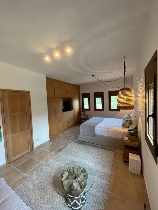 Paralia Homes Cheerful 2 Bedroom With Pool, Unit #1