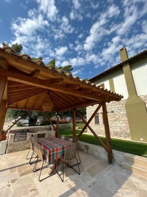 Paralia Homes Cheerful 2 Bedroom With Pool, Unit #1 Villa *
