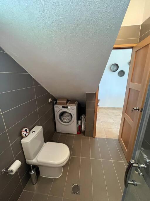 Paralia Homes Cheerful 2 Bedroom With Pool, Unit #1 *