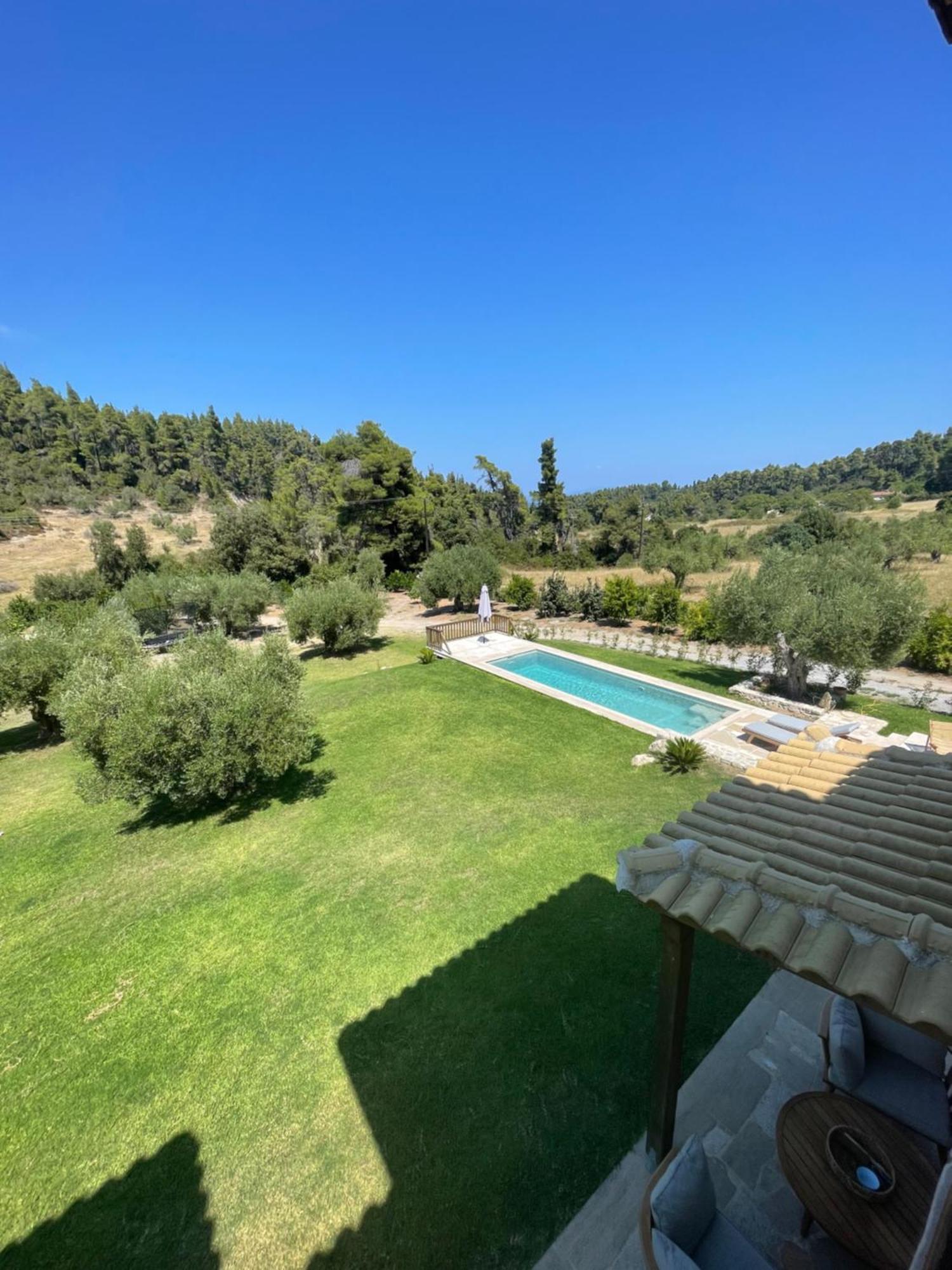 Paralia Homes Cheerful 2 Bedroom With Pool, Unit #1