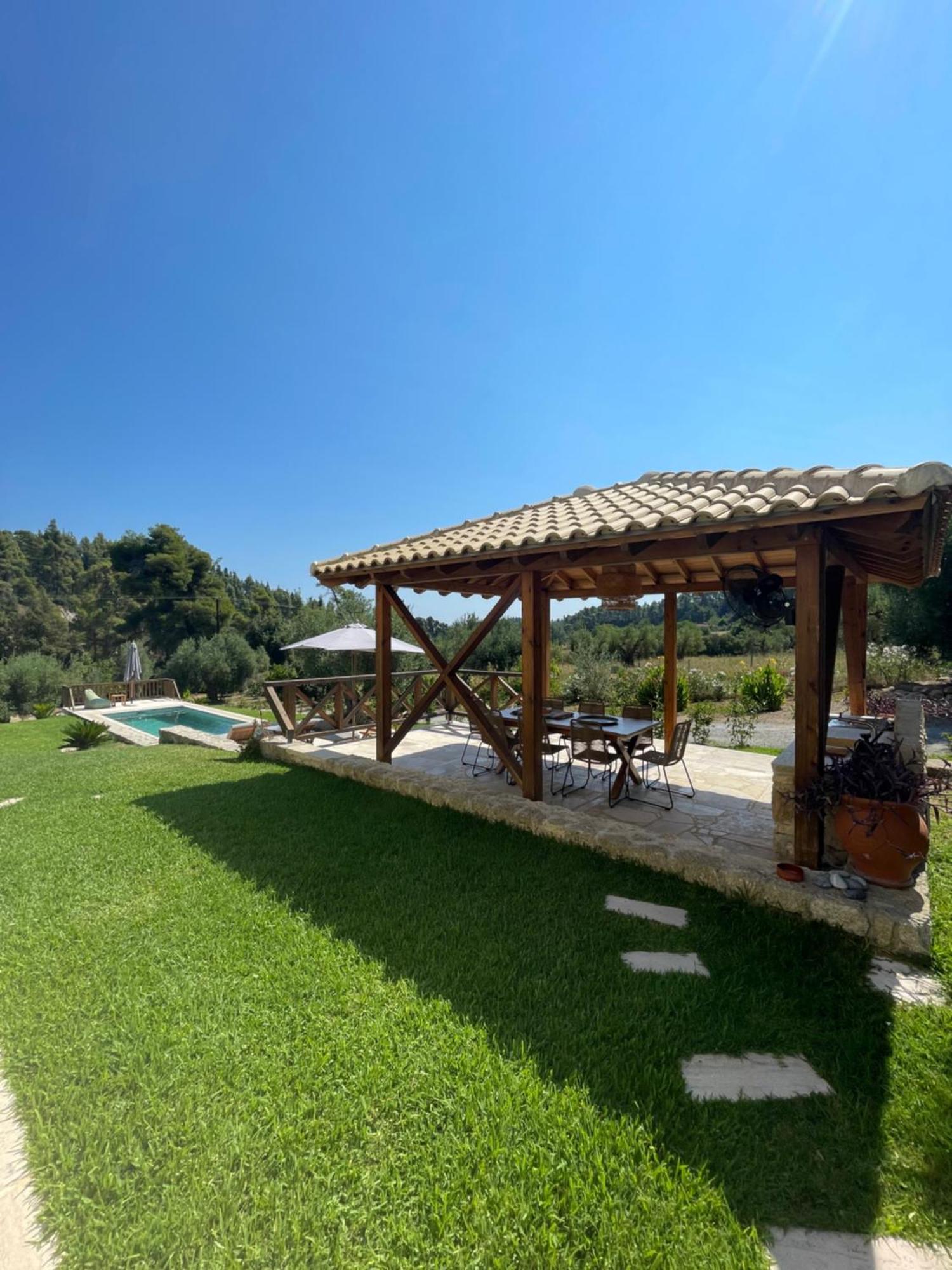 Paralia Homes Cheerful 2 Bedroom With Pool, Unit #1 Villa *