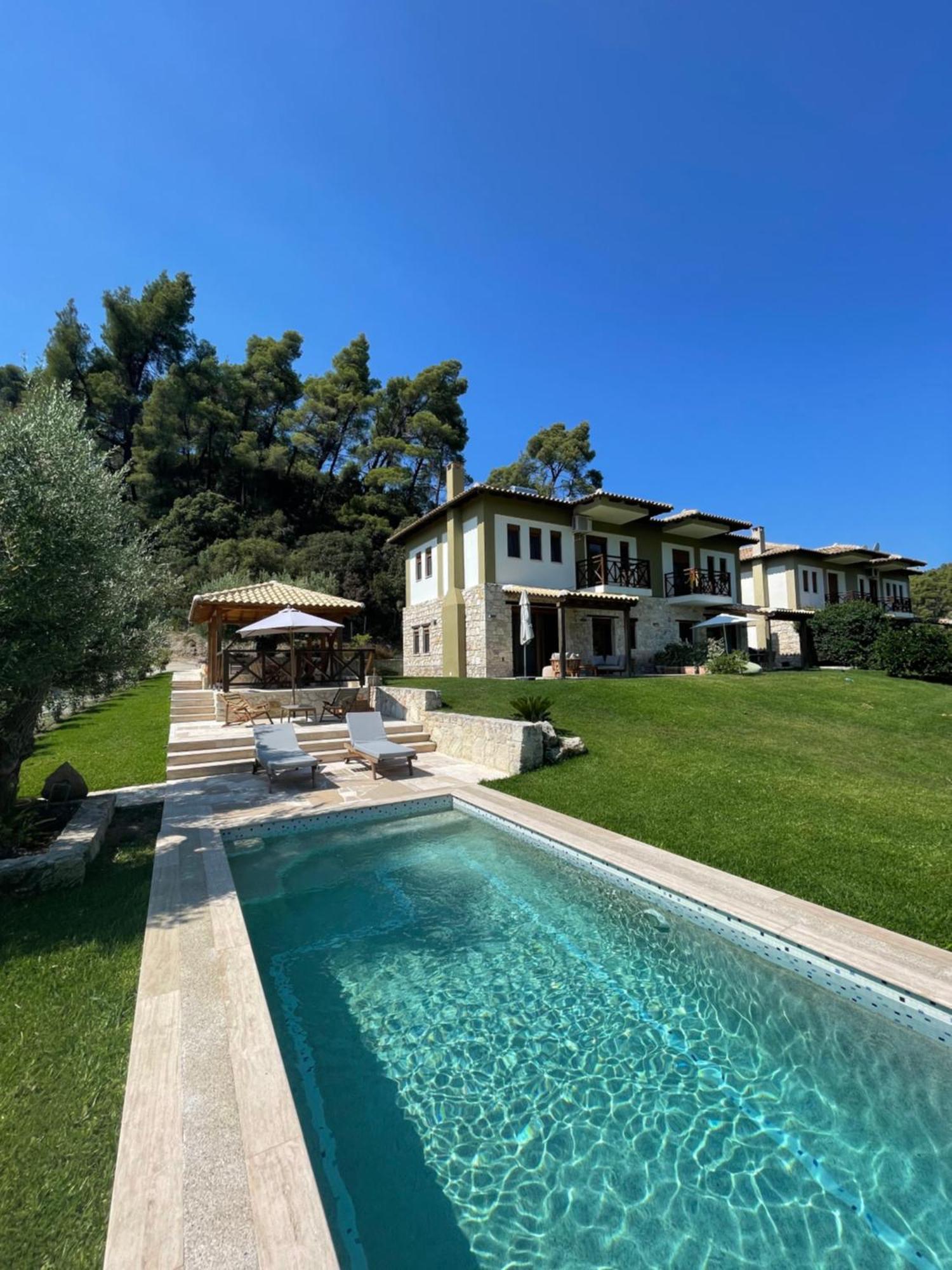 Paralia Homes Cheerful 2 Bedroom With Pool, Unit #1 *